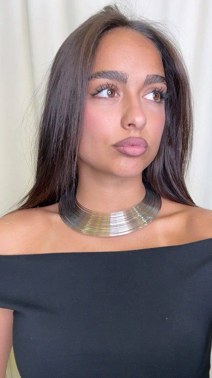 COLLIER REINA