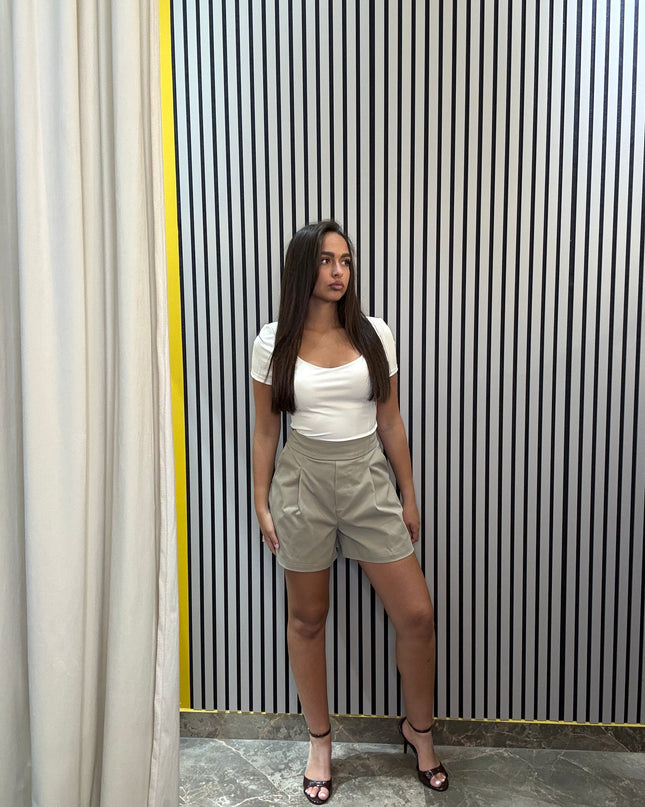 SHORT ESSENTIAL