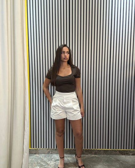 SHORT ESSENTIAL