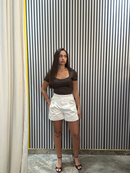 SHORT ESSENTIAL